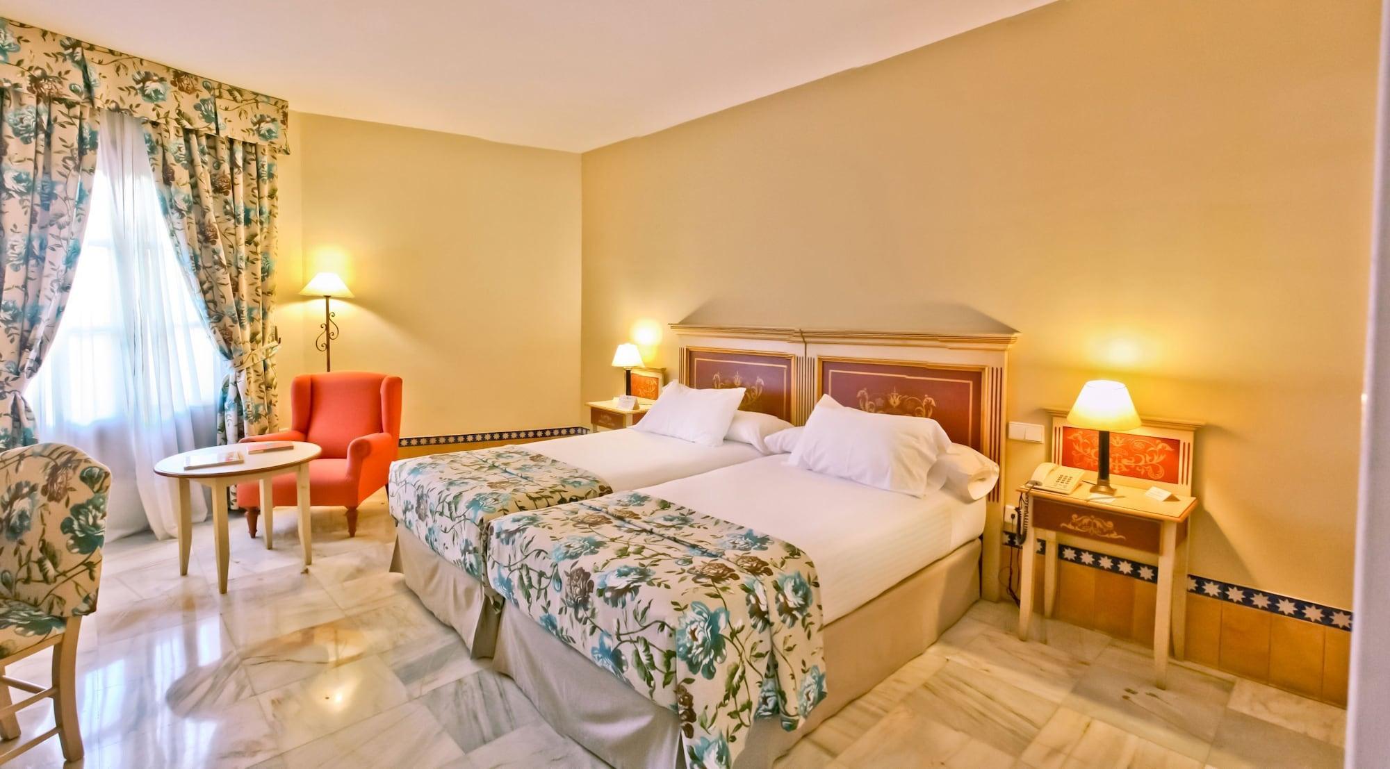 Hotel Alcazar De La Reina Кармона Экстерьер фото