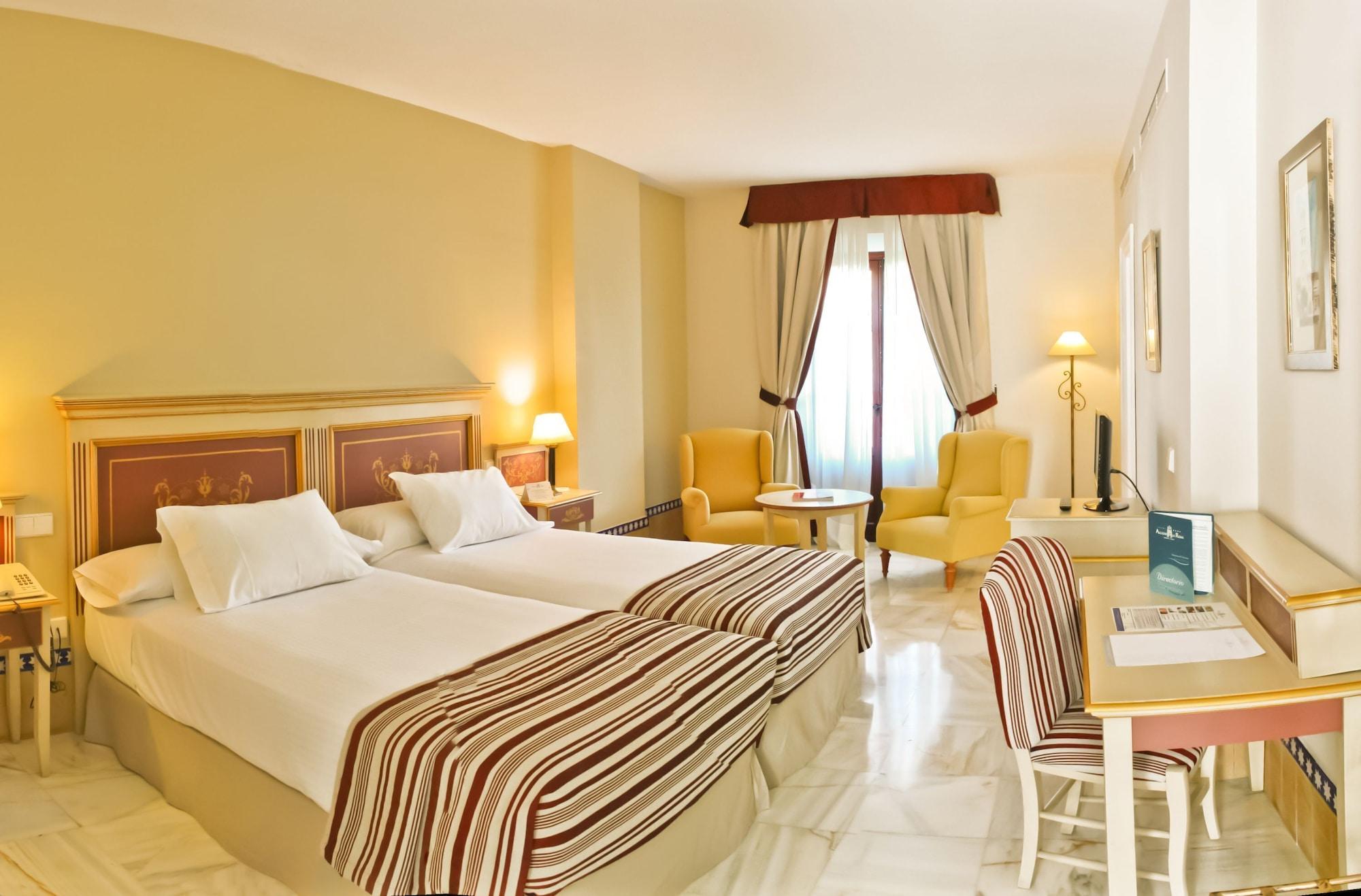 Hotel Alcazar De La Reina Кармона Экстерьер фото