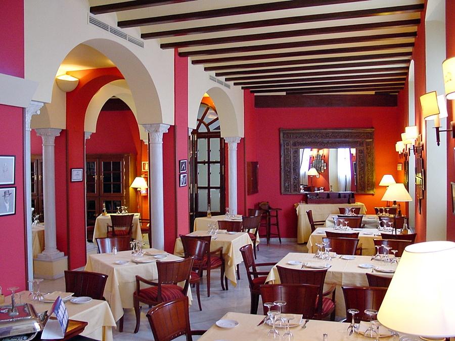Hotel Alcazar De La Reina Кармона Экстерьер фото