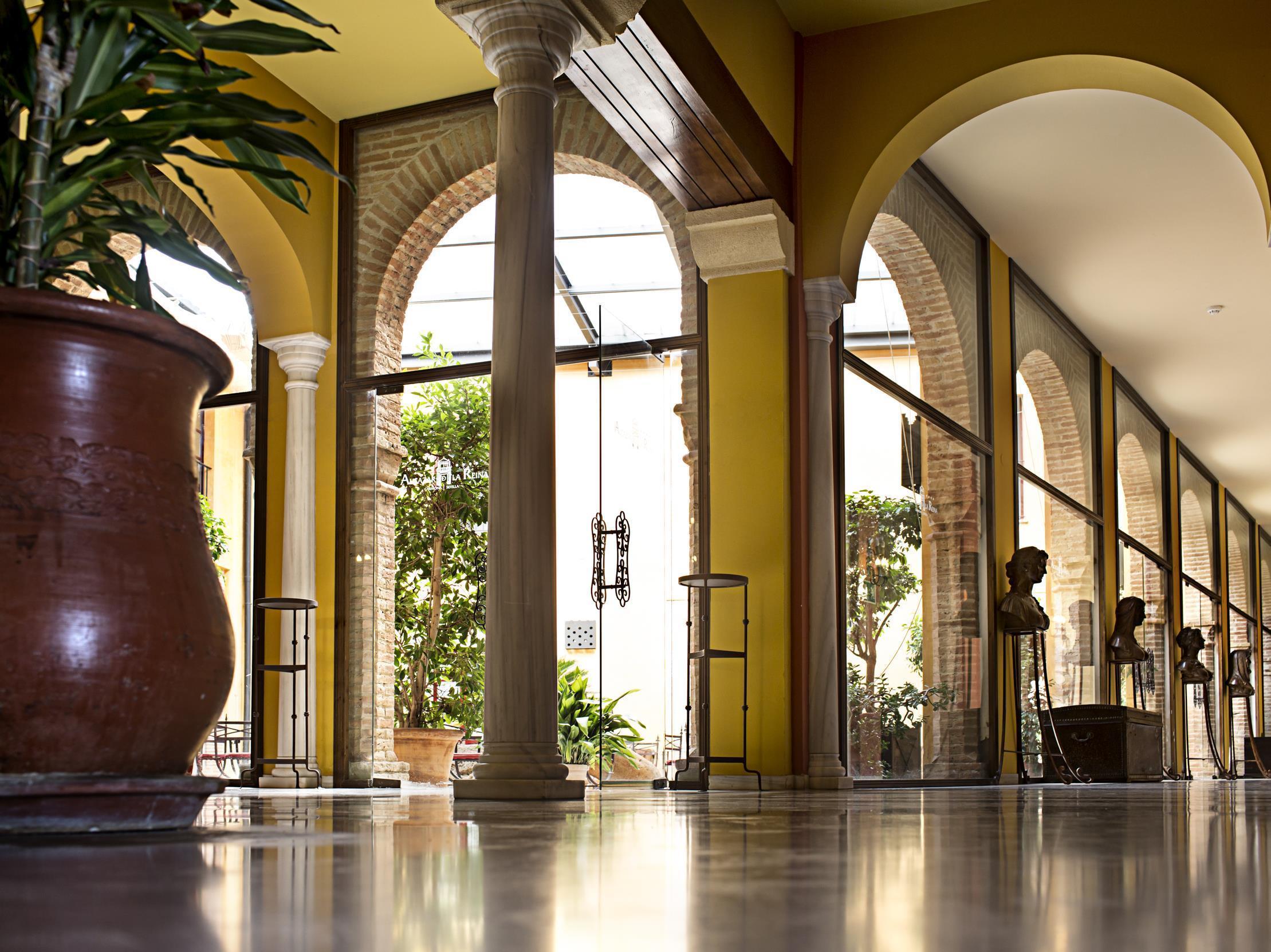 Hotel Alcazar De La Reina Кармона Экстерьер фото