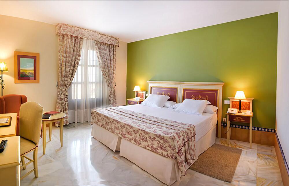 Hotel Alcazar De La Reina Кармона Экстерьер фото