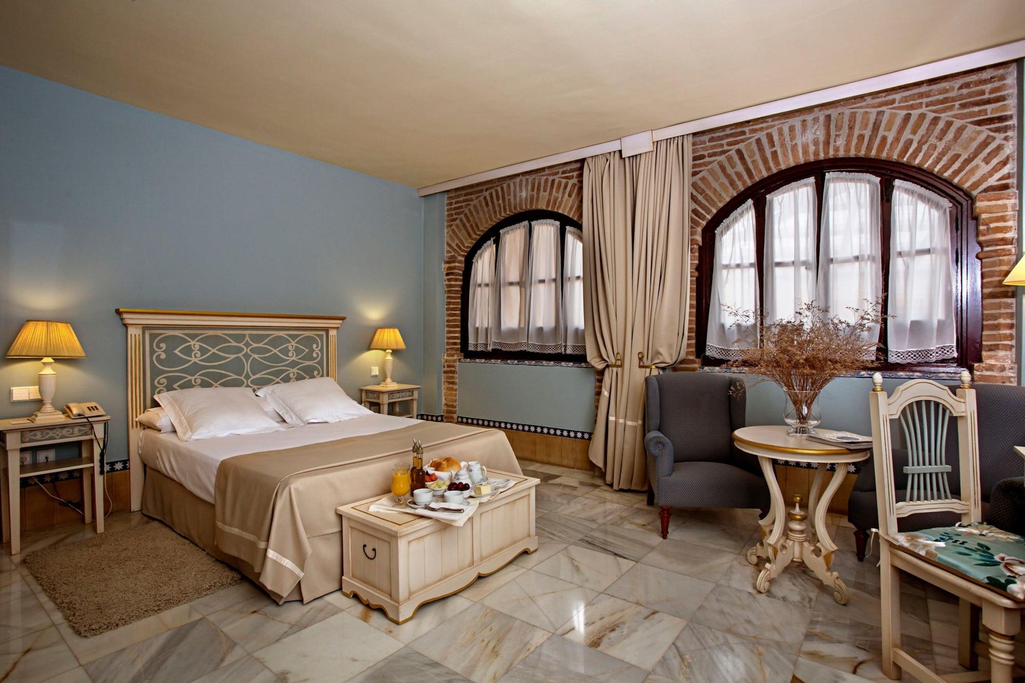 Hotel Alcazar De La Reina Кармона Экстерьер фото