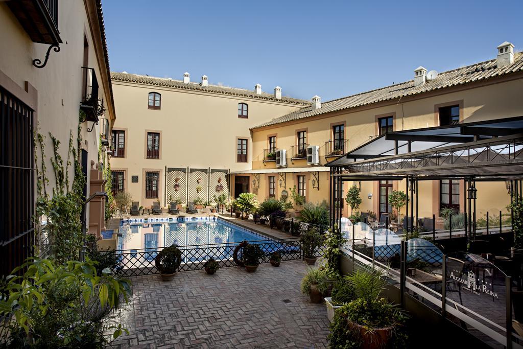 Hotel Alcazar De La Reina Кармона Экстерьер фото